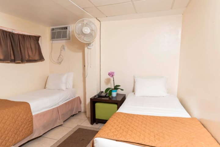 Bunker Hill Hotel