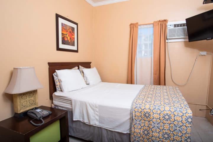 Bunker Hill Hotel