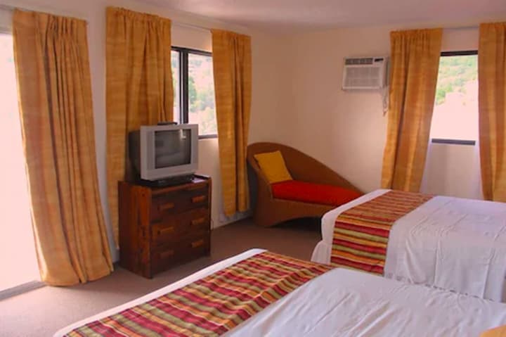 Bunker Hill Hotel