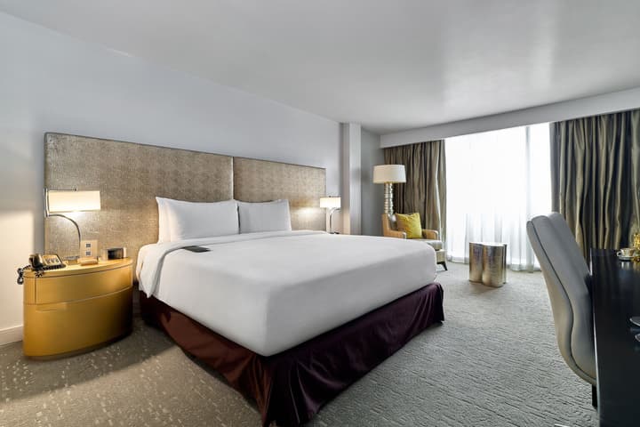 Renaissance Panama City Hotel