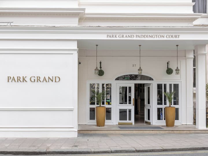 Park Grand Paddington Court