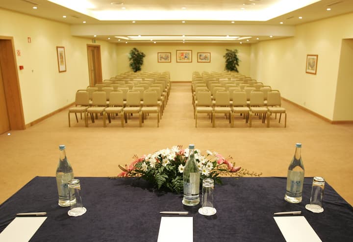 Suite Hotel Eden Mar, by PortoBay