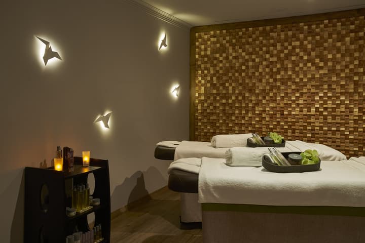 Suite Hotel Eden Mar, by PortoBay