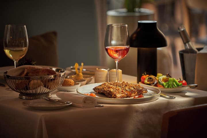 Suite Hotel Eden Mar, by PortoBay