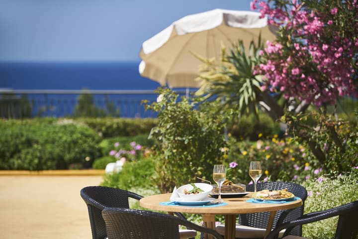 Suite Hotel Eden Mar, by PortoBay
