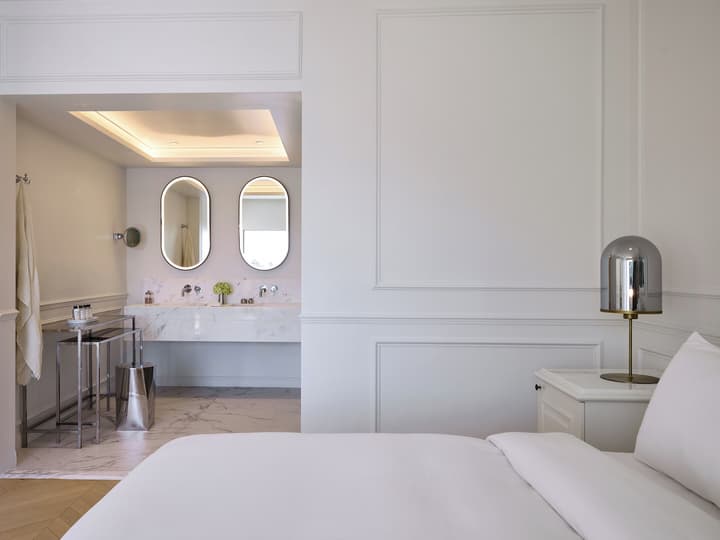Corfu Imperial, A Resort to Live