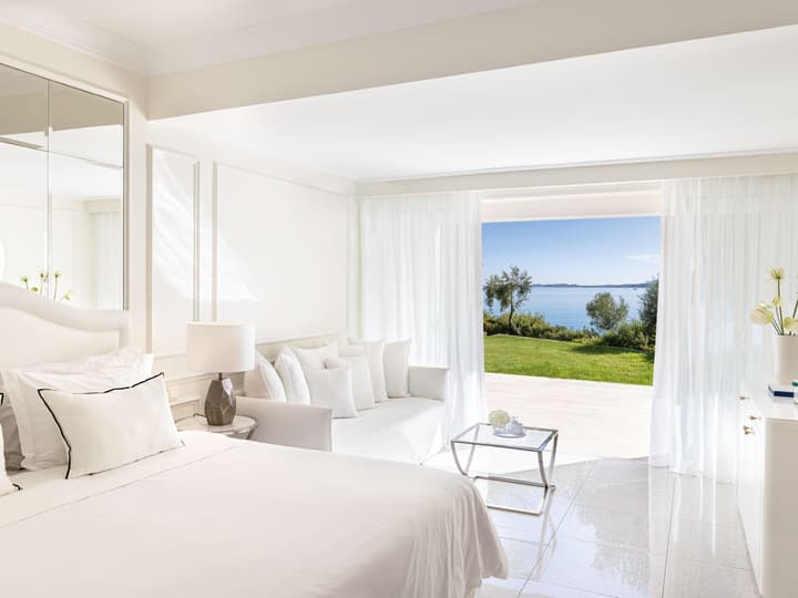 Corfu Imperial, A Resort to Live