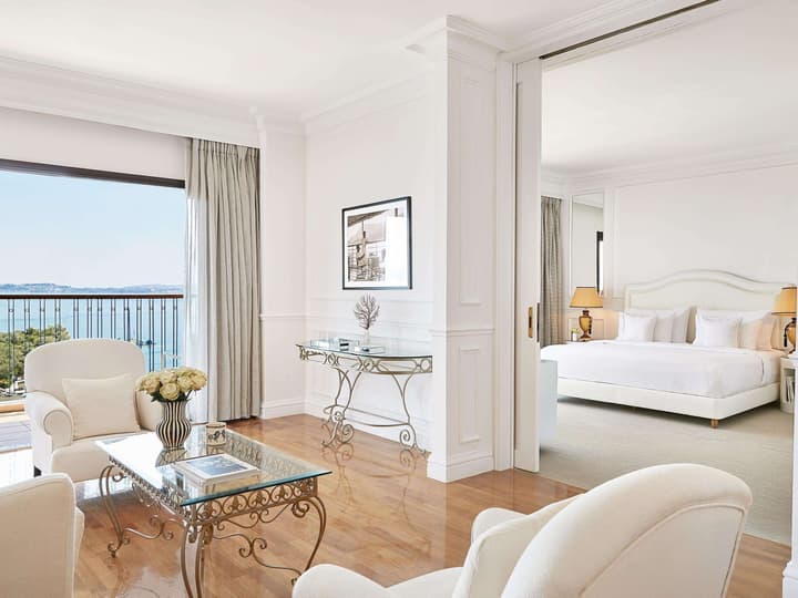 Corfu Imperial, A Resort to Live