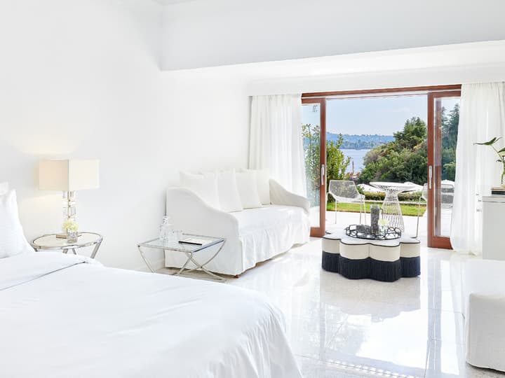 Corfu Imperial, A Resort to Live