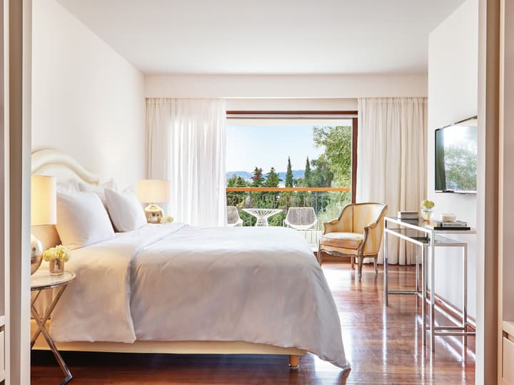 Corfu Imperial, A Resort to Live