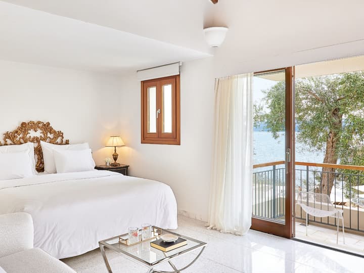 Corfu Imperial, A Resort to Live
