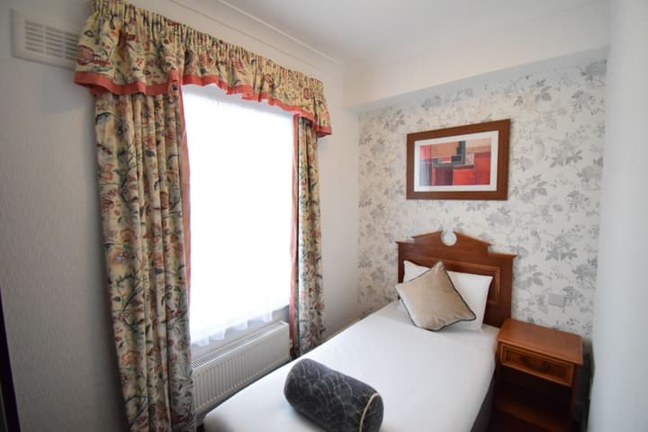 Pembridge Palace Hotel