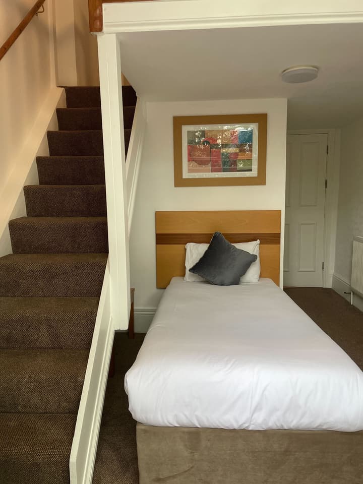 Pembridge Palace Hotel