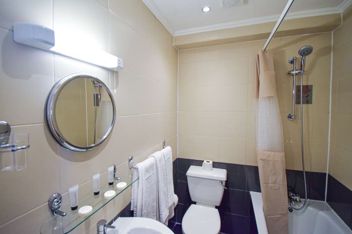 Pembridge Palace Hotel