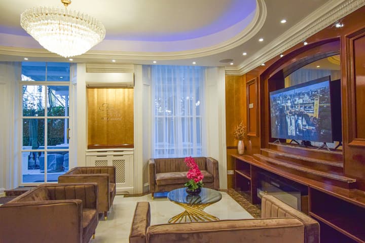 Pembridge Palace Hotel