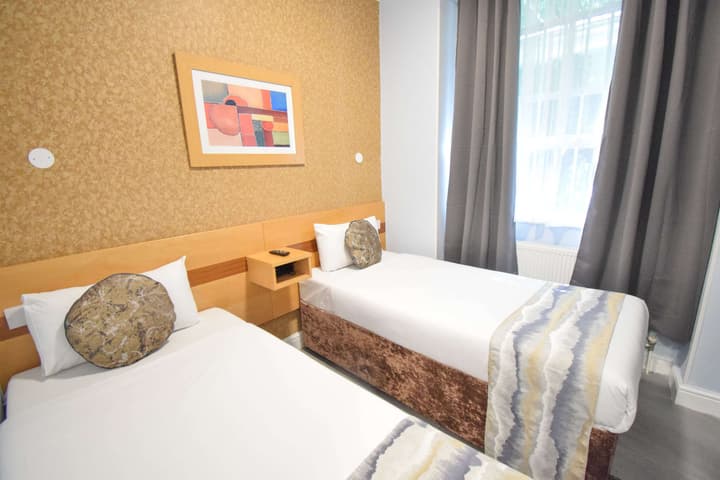 Pembridge Palace Hotel