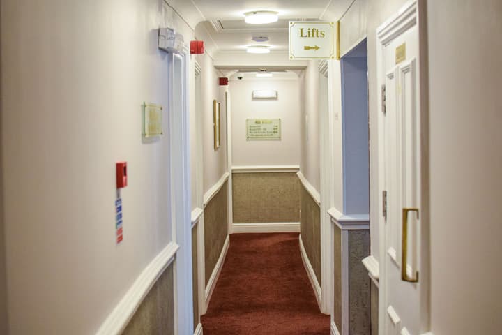 Pembridge Palace Hotel