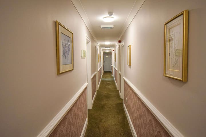Pembridge Palace Hotel