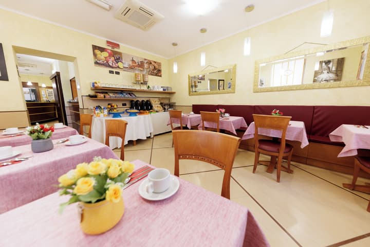 Hotel Lirico