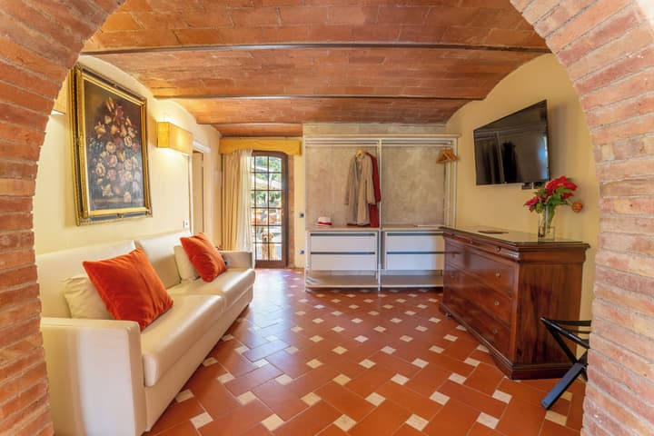 Hotel Borgo San Luigi