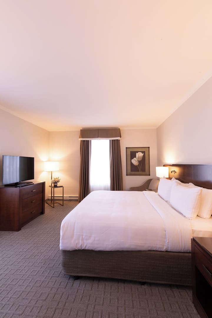 Lord Elgin Hotel