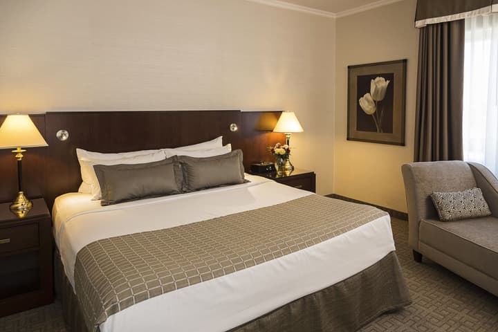 Lord Elgin Hotel