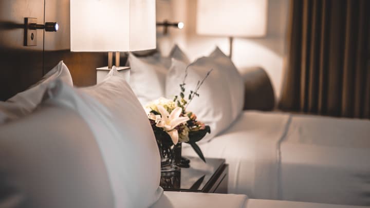 Lord Elgin Hotel