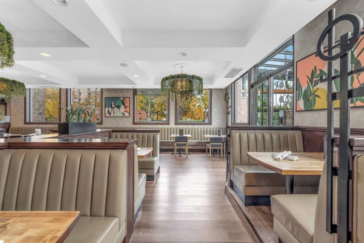 Sandman Hotel & Suites Vancouver Airport