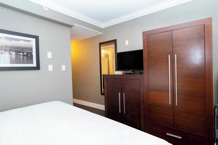 Sandman Hotel & Suites Vancouver Airport
