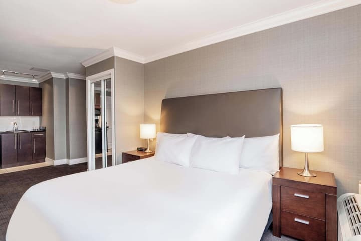 Sandman Hotel & Suites Vancouver Airport
