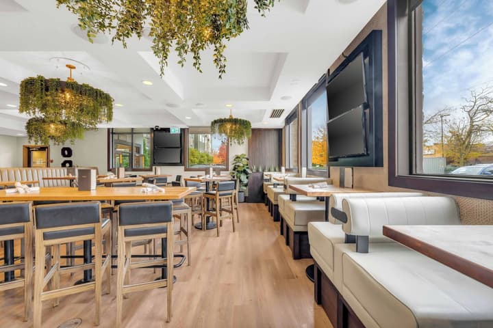 Sandman Hotel & Suites Vancouver Airport