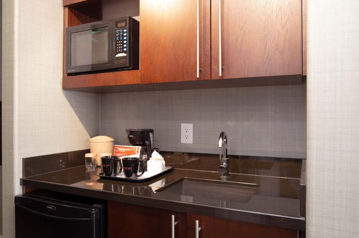 Sandman Hotel & Suites Vancouver Airport