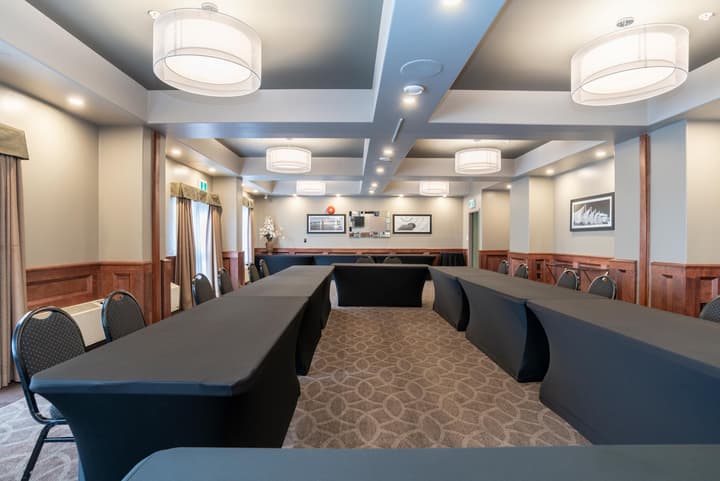 Sandman Hotel & Suites Vancouver Airport