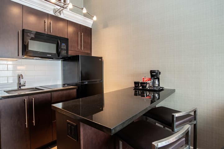 Sandman Hotel & Suites Vancouver Airport