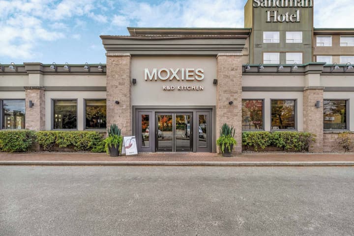 Sandman Hotel & Suites Vancouver Airport