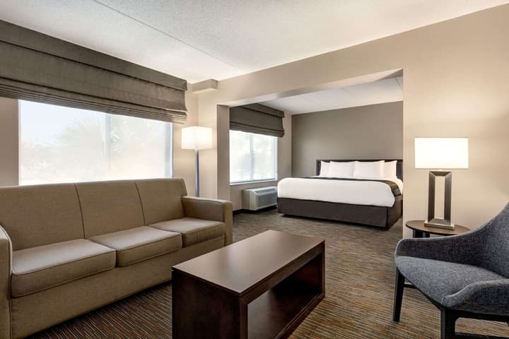 Wingate by Wyndham - Wilmington