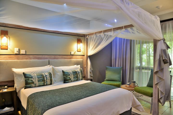 Cresta Mowana Safari Resort & Spa