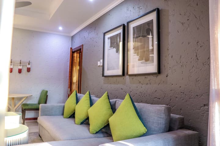 Cresta Mowana Safari Resort & Spa