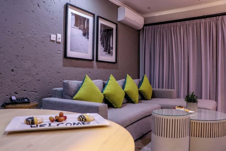 Cresta Mowana Safari Resort & Spa