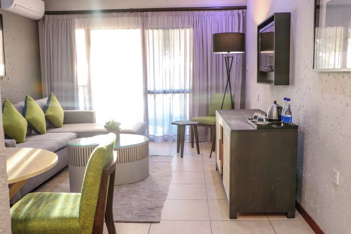 Cresta Mowana Safari Resort & Spa