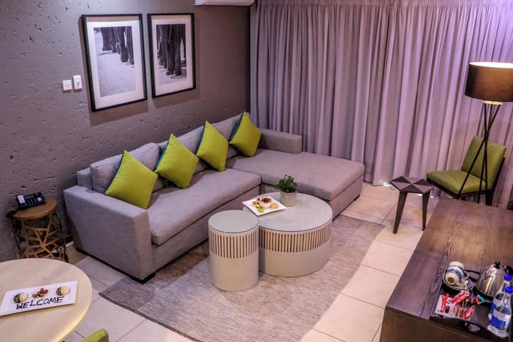 Cresta Mowana Safari Resort & Spa