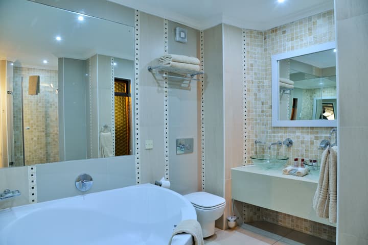 Cresta Mowana Safari Resort & Spa