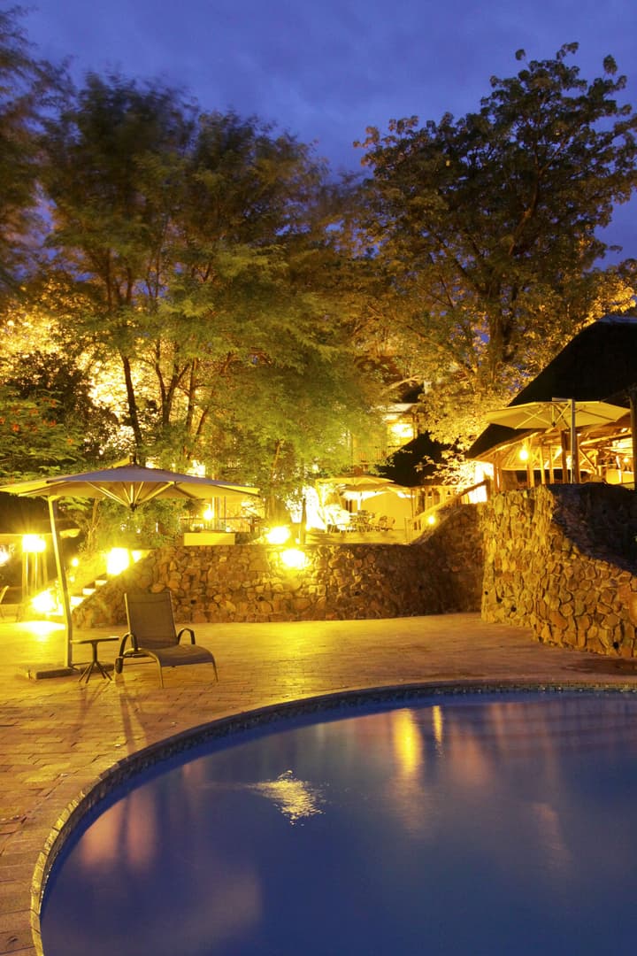 Cresta Mowana Safari Resort & Spa