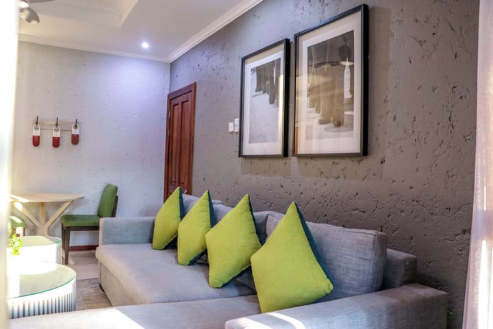 Cresta Mowana Safari Resort & Spa