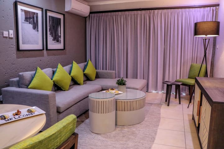 Cresta Mowana Safari Resort & Spa