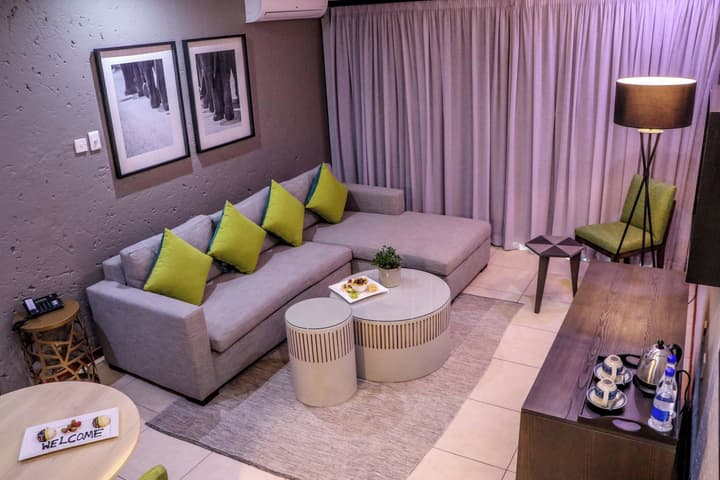 Cresta Mowana Safari Resort & Spa