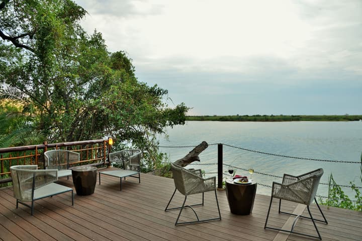 Cresta Mowana Safari Resort & Spa