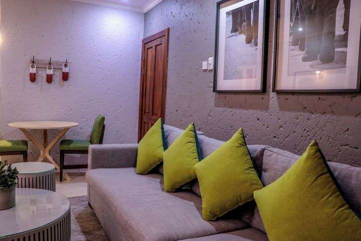 Cresta Mowana Safari Resort & Spa