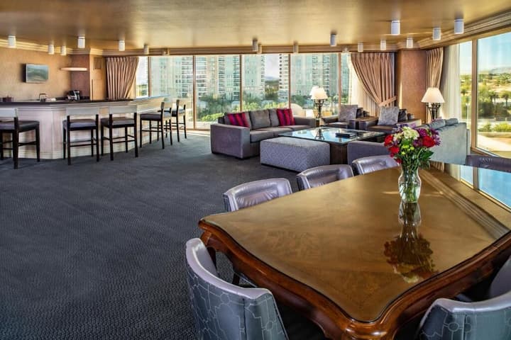 Suncoast Hotel and Casino