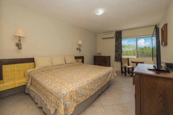 Casa del Mar Cozumel Hotel & Dive Resort with Beach Club access